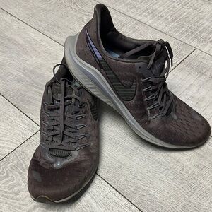 Nike Mens Air Zoom Vomero 14 Running Shoes Gunsmoke Grey White